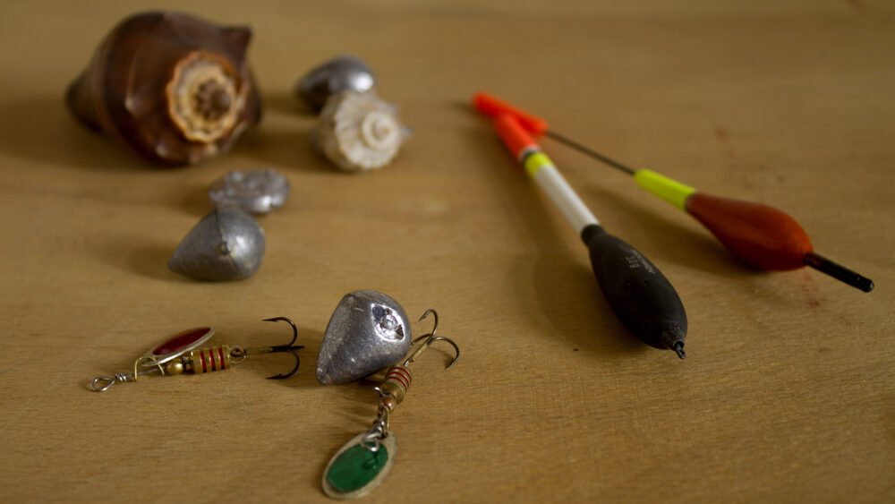 Step 1: Gather your equipment, and fishing weight sinker