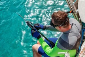 how to use a hawaiian sling vs pole spear for spearfishing